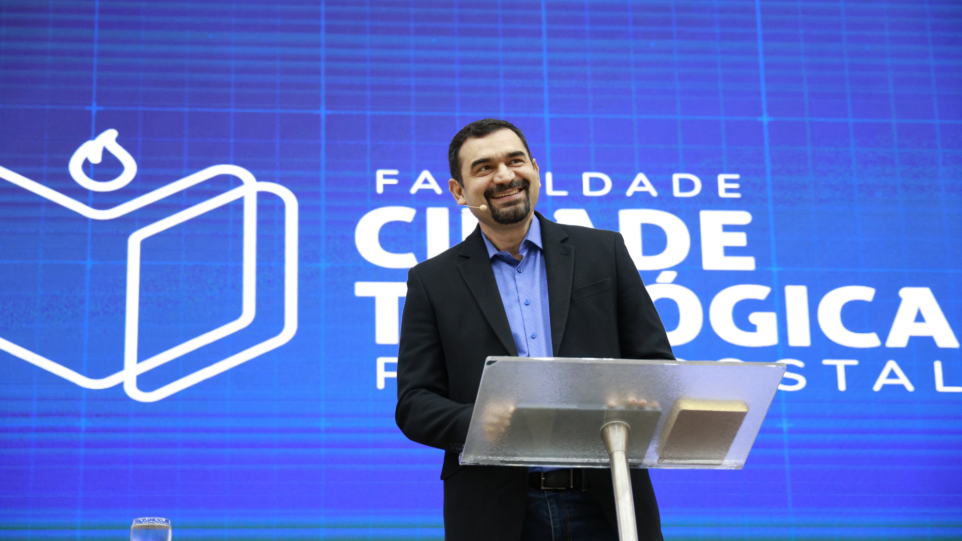 4 motivos para estudar Teologia Pentecostal